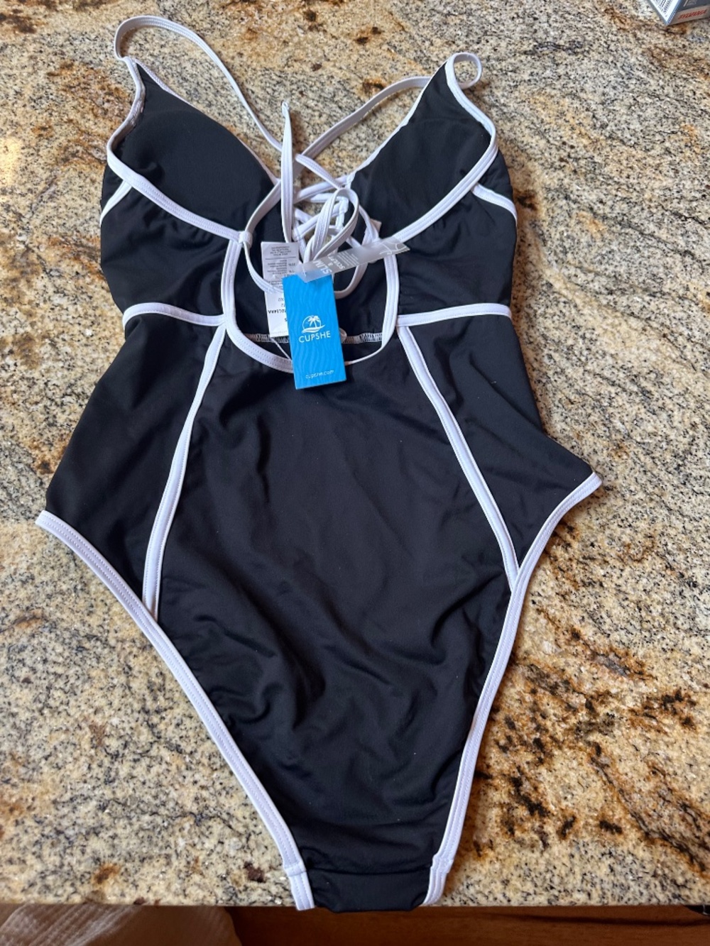 New CUPSHE swimsuit - Picture 3 of 6